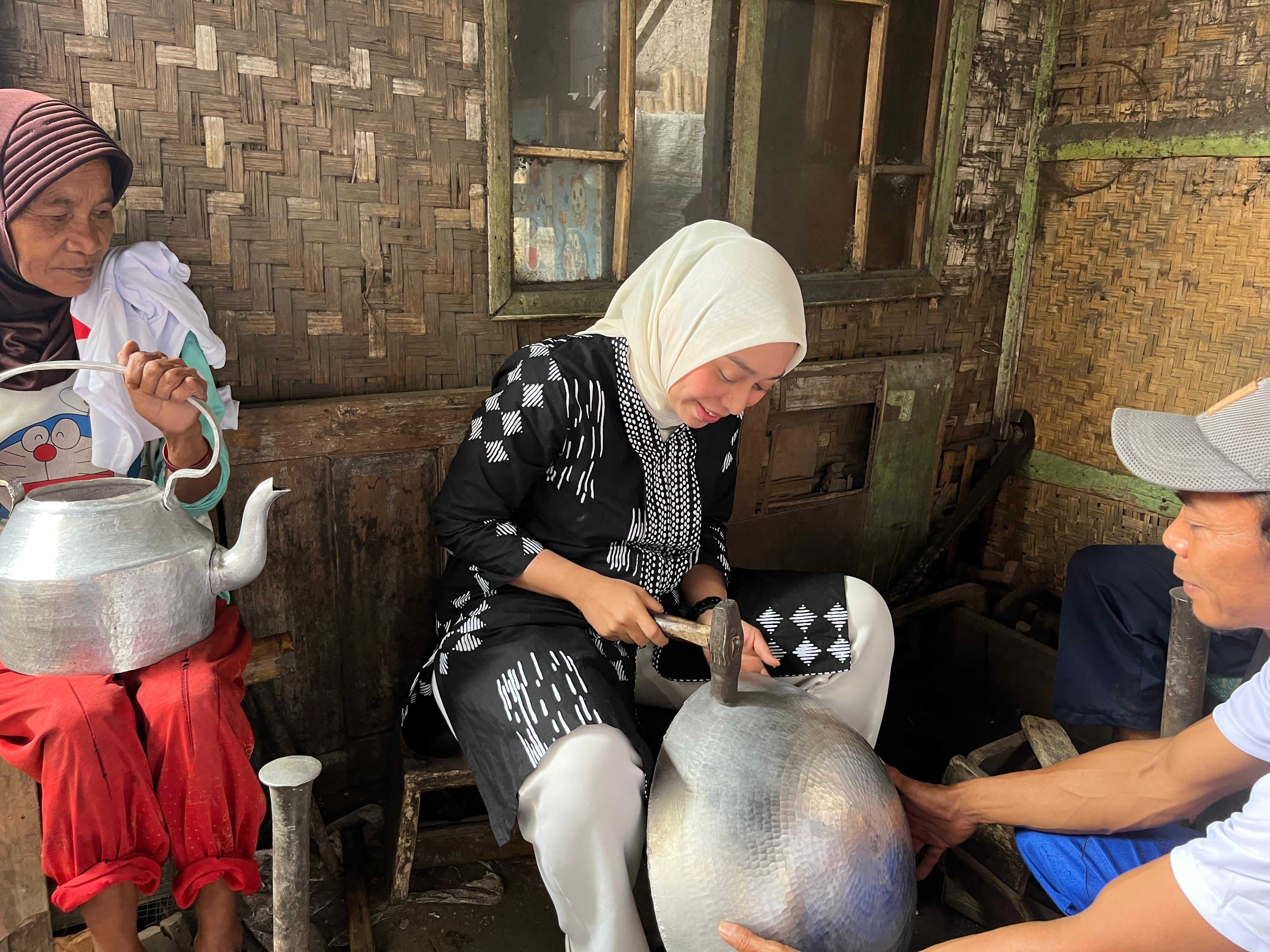 Pasirwangi Miliki Potensi Industri Gerengseng, Putri Karlina Dorong Tingkatkan Kualitas dan Penggunaan Merek